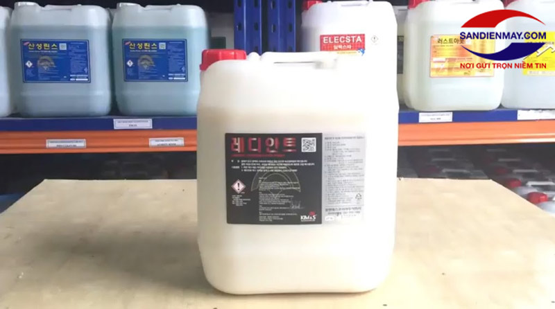Sử dụng các hóa chất đánh bóng chuyên dụng cho sàn xi măng